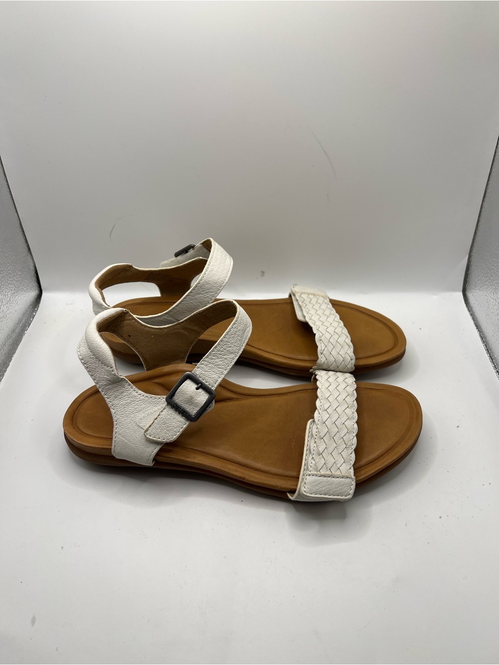Aetrex White Braided Strap Sandals - Picture 3 of 11